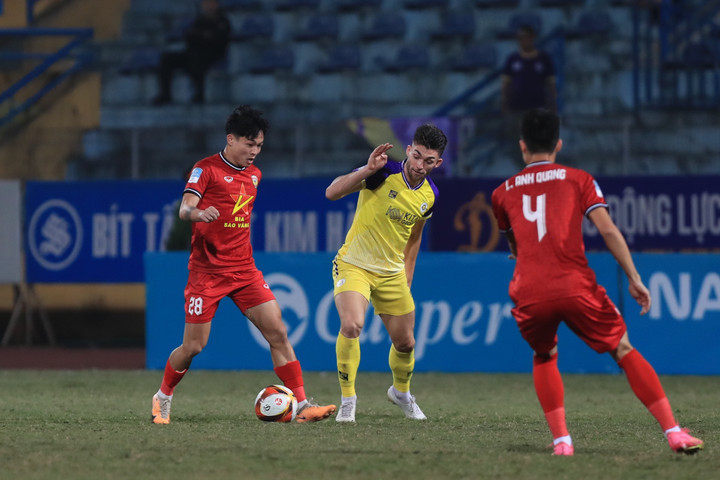 Hà Nội FC chơi chắc chắn để bảo vệ tỷ số.