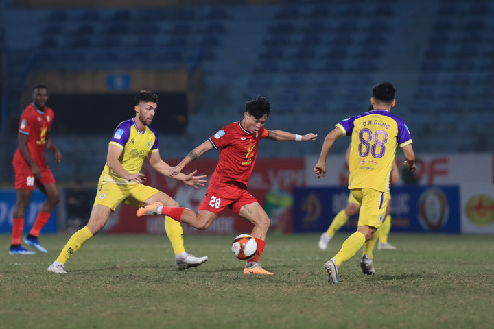 Hà Nội và Hà Tĩnh nhập cuộc chậm rãi. (Ảnh: Minh Dân)