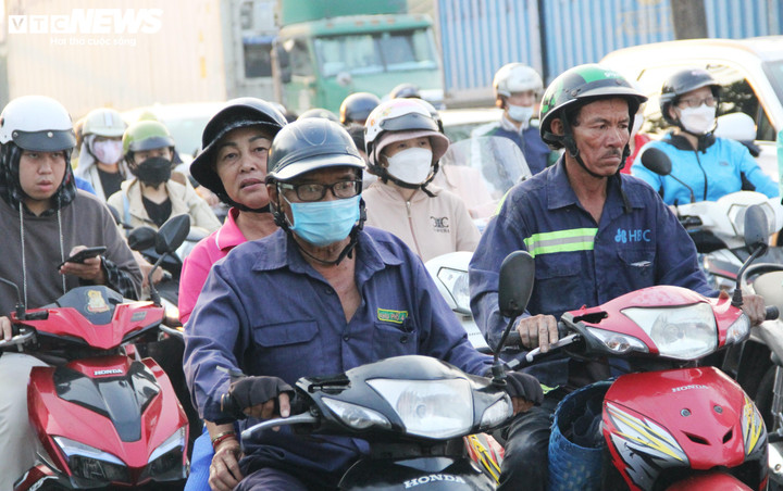 Thời tiết TP.HCM hôm nay ngày 12/3 ít mây, nắng nóng, trời oi bức.