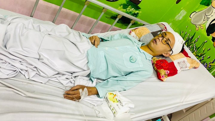 Anh Đức đang nằm điều trị tại Bệnh viện Hữu nghị Việt Đức.