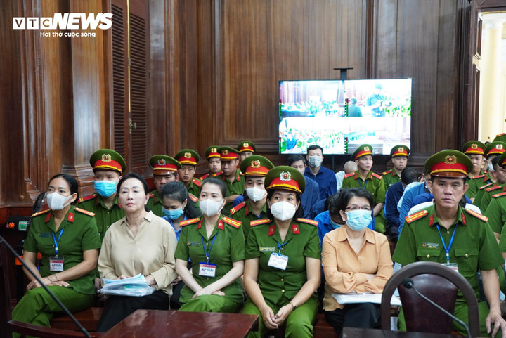 Các bị cáo tại phiên toà.