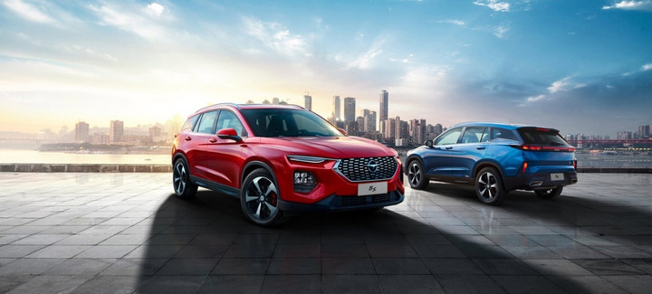 Xe có kích thước tương đồng với Toyota Corolla Cross hay Mazda CX-5.