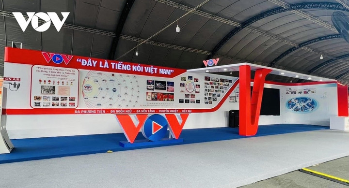 Gian hàng của VOV sẽ trưng bày lịch sử lâu năm của đài và thế mạnh là tổ hợp truyền thông đa phương tiện, đa loại hình, đa ngôn ngữ.