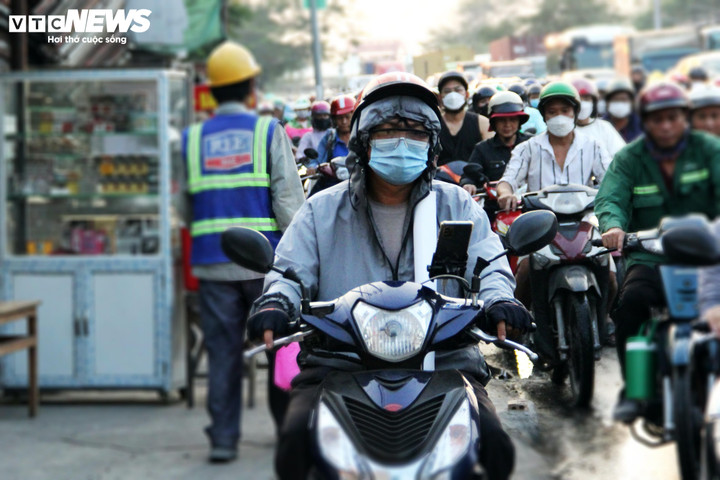 Thời tiết TP.HCM hôm nay ngày 14/3 ít mây, không mưa, trời nắng oi bức.