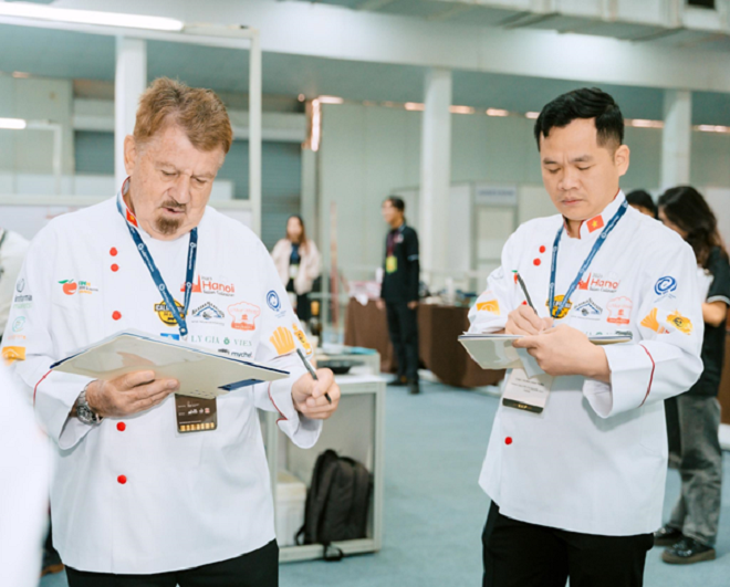 Đầu bếp Doãn Văn Tuấn là Ban giám khảo cho nhiều cuộc thi ẩm thực.