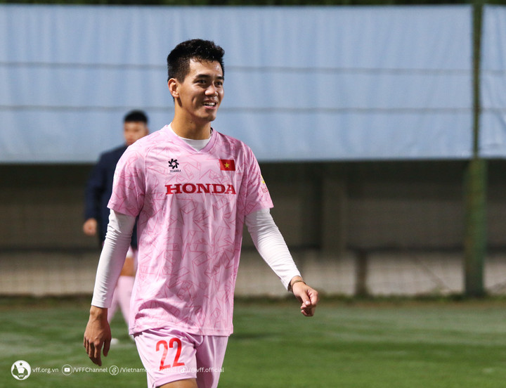 Tiền đạo Nguyễn Tiến Linh đạt phong độ tốt trước đợt hội quân. Anh ghi 3 bàn trong 2 trận gần nhất cho CLB Bình Dương.