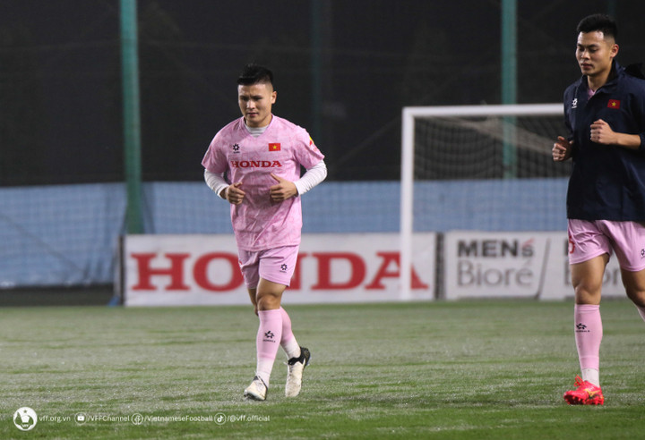 Tiền vệ Nguyễn Quang Hải cũng dần lấy lại phong độ cùng CLB Công an Hà Nội.