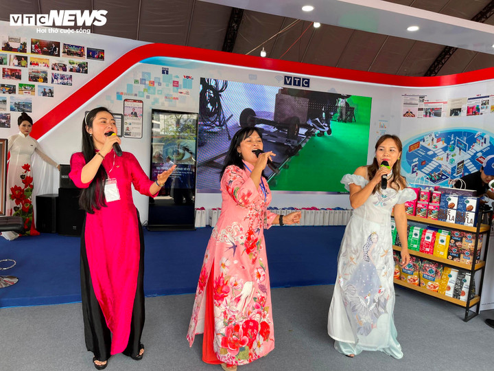 Nhiều hoạt động nghệ thuật hấp dẫn tại Hội báo toàn quốc 2024 - 7