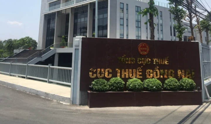Cục thuế tỉnh Đồng Nai vừa ra quyết định cưỡng chế quản lý thuế đối doanh nghiệp nợ thuế hơn 13,5 tỷ đồng.