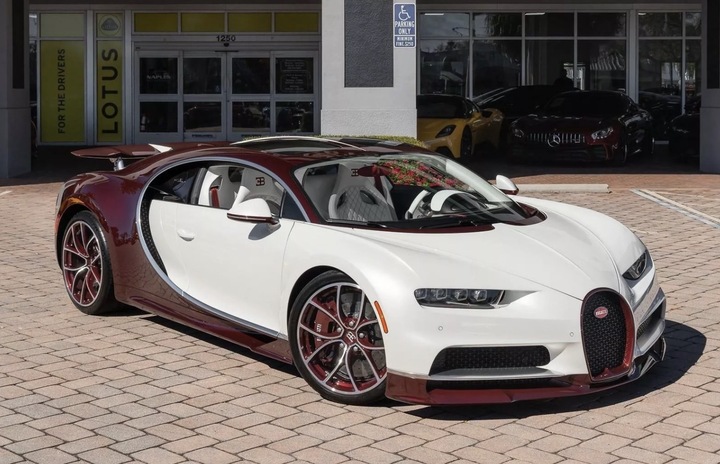 Mua siêu xe Bugatti Chiron 3,8 triệu USD, đại gia được tặng kèm Rolls-Royce - 1