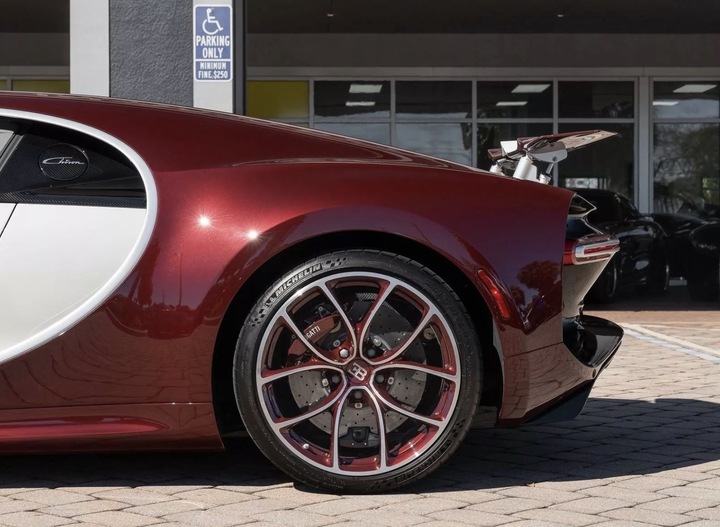 Mua siêu xe Bugatti Chiron 3,8 triệu USD, đại gia được tặng kèm Rolls-Royce - 5