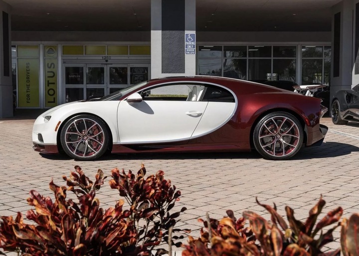 Mua siêu xe Bugatti Chiron 3,8 triệu USD, đại gia được tặng kèm Rolls-Royce - 6