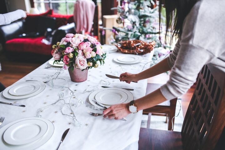 Bạn cần biết cách dùng dao dĩa trên bàn tiệc để trở thành người lịch sự. (Ảnh: La Belle Assiette)