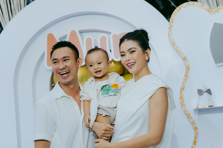 Gia đình nhỏ của Mâu Thủy.