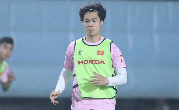 Công Phượng vắng mặt trong buổi tập của tuyển Việt Nam.