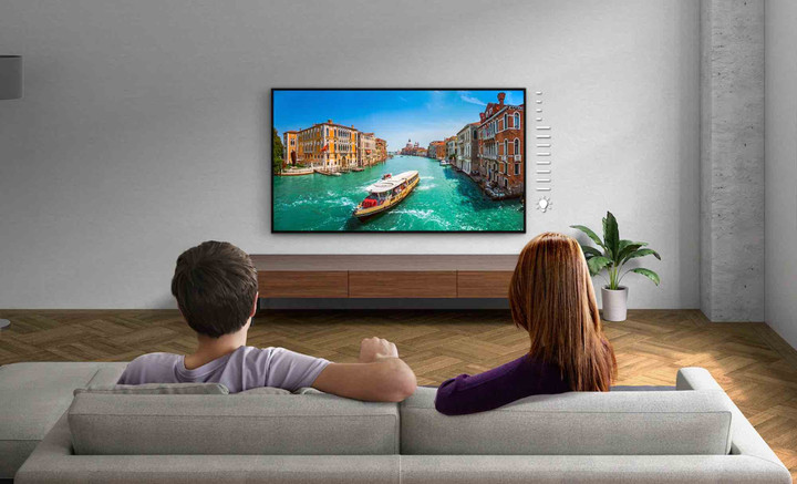 Tivi là một trong những món đồ gia dụng không cần mua loại đắt tiền. Bạn chỉ cần chú ý đến kích thước, hình thức và chất lượng hình ảnh cơ bản. (Ảnh: Best Buy Blog)