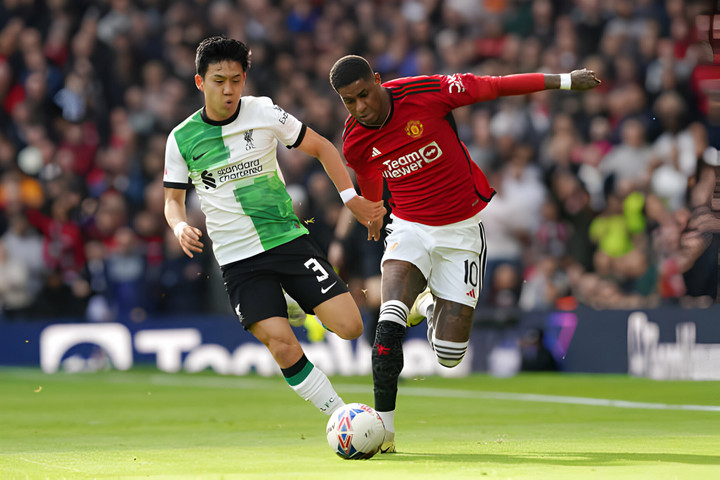 Man Utd gặp nhiều khó khăn.