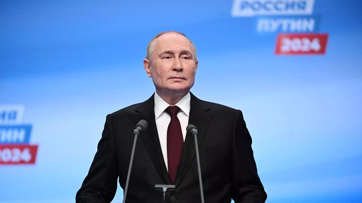 Tổng thống Nga Vladimir Putin phát biểu tuyên bố chiến thắng tại trụ sở chiến dịch tranh cử tại Moskva tối 17/3. (Ảnh: Sputnik)
