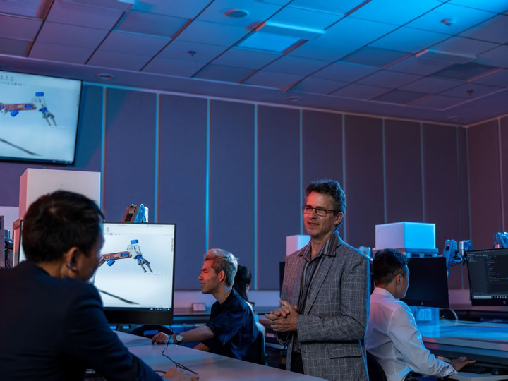 GS Wray Buntine thuộc Top 0.75% nhà nghiên cứu được trích dẫn nhiều nhất thế giới trong lĩnh vực Trí tuệ nhân tạo AI và Xử lý hình ảnh (theo công bố của Tạp chí PLOS Biology, Mỹ 2020).