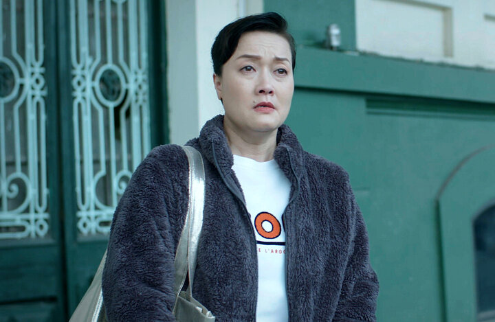 Tạo hình của Vân Dung trong vai bà Thư phim "Người một nhà".