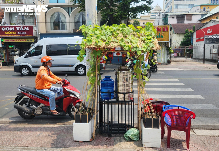 Thời tiết TP.HCM hôm nay ngày 19/3 có mây, trời nắng nóng gay gắt.
