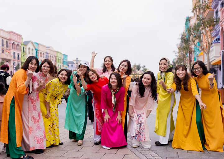 Grand World: 'Phố thời trang' đón hàng nghìn du khách tới check-in mỗi ngày - 2