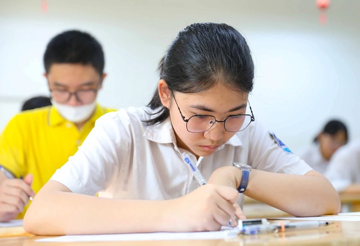 Trường THPT chuyên Khoa học Tự nhiên không cộng điểm ưu tiên trong tuyển sinh. (Ảnh minh hoạ)