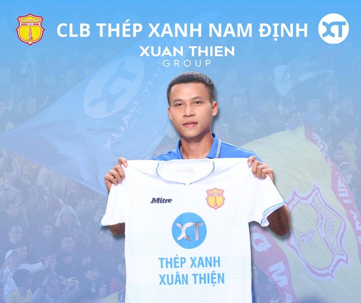Ngọc Bảo khoác áo CLB Nam Định.
