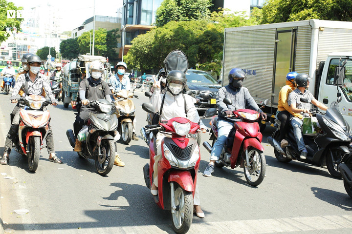 Thời tiết TP.HCM hôm nay ngày 21/3 nhiều nắng, giữa trưa có mây nhẹ.