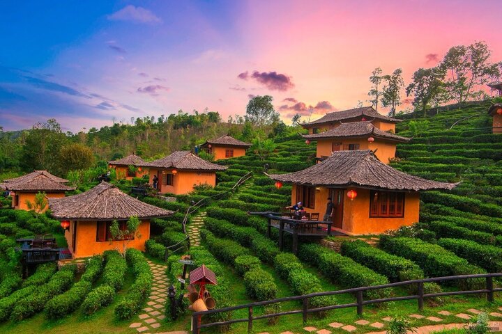 Làng Mae Aw lọt top 50 thị trấn đẹp nhất thế giới 2023 - Ảnh: hahalolo