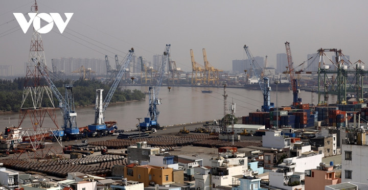 Bộ GTVT đặt ra mục tiêu vận tải đường thủy nội địa và ven biển chiếm ít nhất 50% vận tải hàng hóa cả nước.