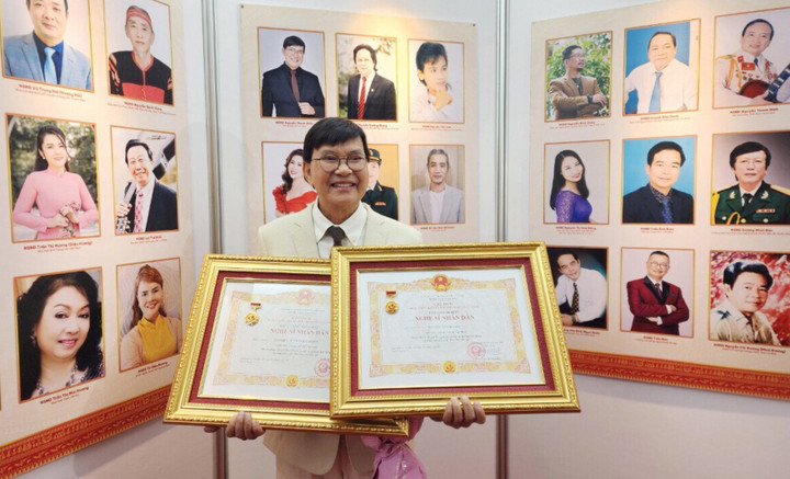 Nghệ sĩ Thanh Kim Huệ được truy tặng danh hiệu NSND sau khi mất.