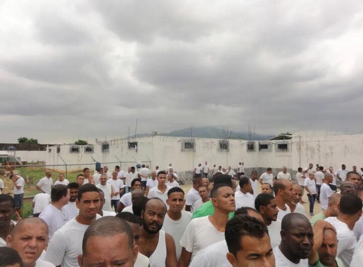 Nhiều cuộc biểu tình đã nổ ra ở các nhà tù trên khắp lãnh thổ Brazil.