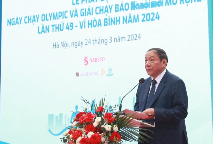 Bộ trưởng Nguyễn Văn Hùng phát biểu tại chương trình.