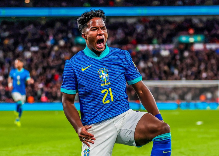 Endrick ghi bàn đầu tiên cho tuyển Brazil.