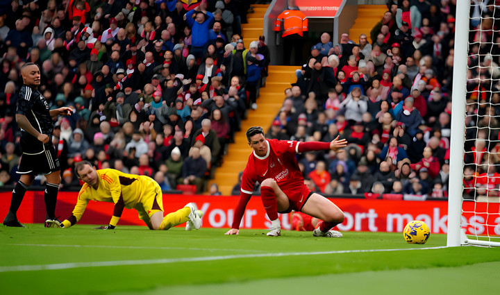 Sau giờ nghỉ, đội huyền thoại Liverpool chơi tốt hơn và có đến 4 bàn thắng vào lưới đối thủ. Trong đó, Fernando Torres góp bàn ấn định tỷ số 4-2.