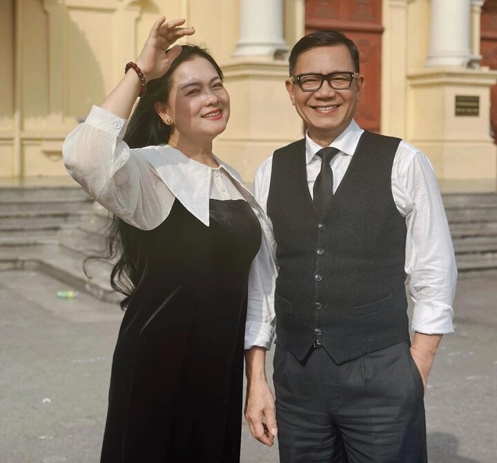 Nổi tiếng và thành công nhưng vợ chồng NSƯT Phạm Cường là một trong những cặp đôi kín tiếng bậc nhất showbiz Việt.