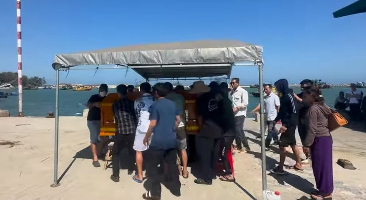 Thi thể các nạn nhân được bàn giao về gia đình để lo hậu sự.