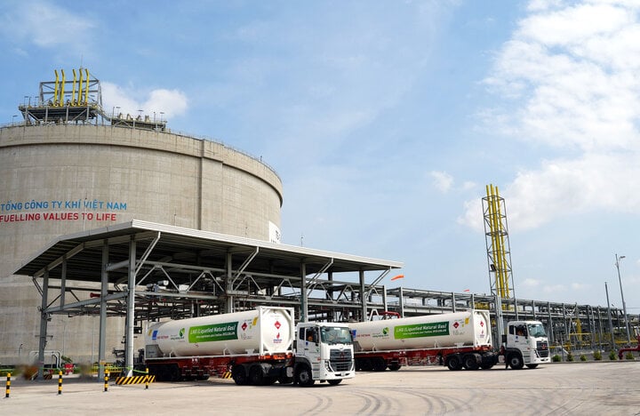PV GAS chính thức cung cấp LNG cho khách hàng công nghiệp.