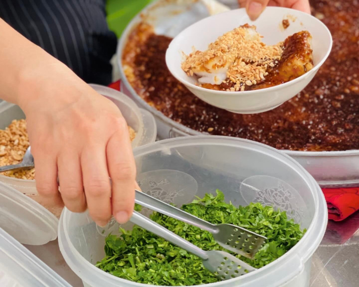 Được chế biến từ những nguyên liệu rất đơn giản, nhưng món ăn này lại có hương vị đậm đà đặc trưng. (Ảnh: Vũ Huyền)