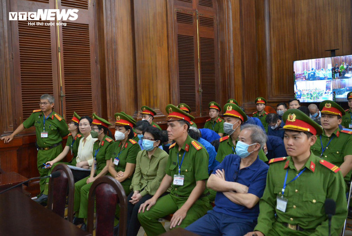 Các bị cáo tại phiên toà hôm nay.