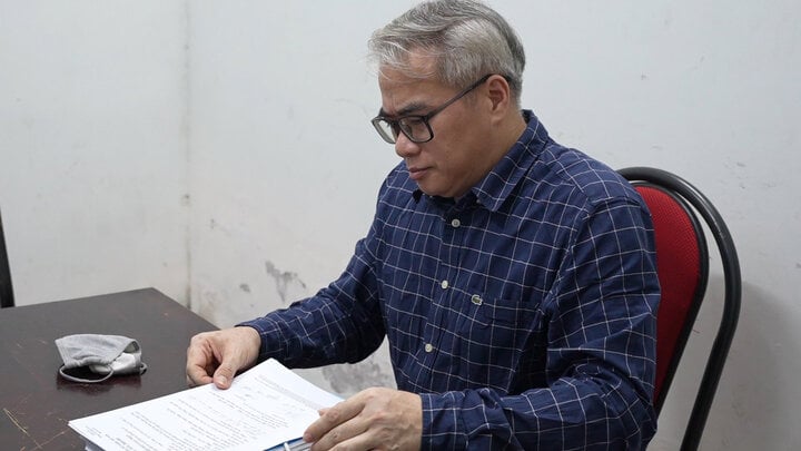 Bị can Đặng Việt Hà (cựu Cục trưởng Cục Đăng kiểm Việt Nam) bị đề nghị truy tố về tội Nhận hối lộ.