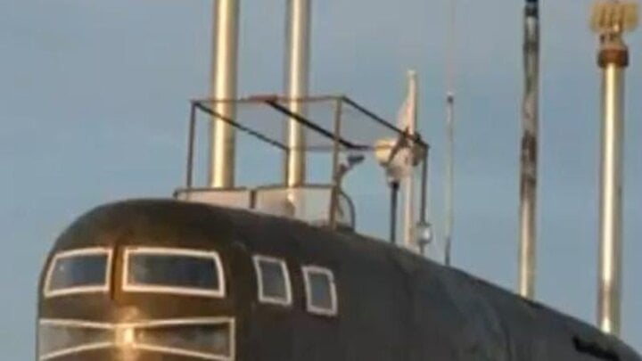Cage armor is arranged on Russian submarines.
