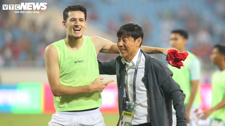 HLV Shin Tae-yong cùng đội tuyển Indonesia đánh bại đội tuyển Việt Nam 3 trận liên tiếp.