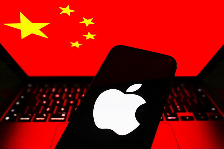 Apple đang hoạt động trong một môi trường khó khăn tại thị trường trọng điểm Trung Quốc, họ cần phải vượt qua những thách thức ở nước này trước khi phát hành iPhone 16. (Ảnh: Entrepreneur)