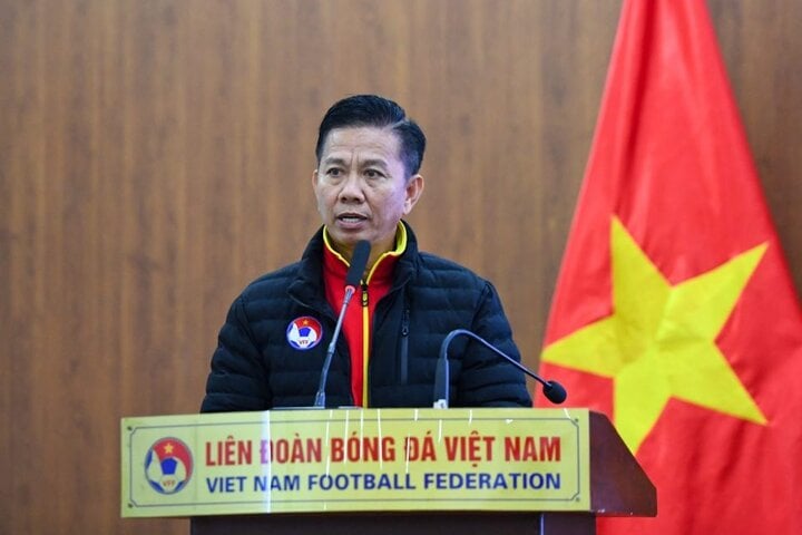 HLV Hoàng Anh Tuấn dẫn dắt U23 Việt Nam.