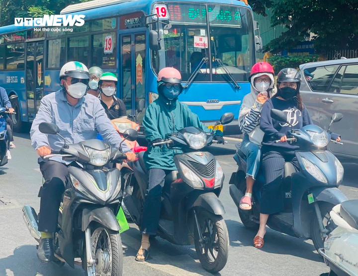 Theo cơ quan khí tượng, thời tiết TP.HCM ngày 28/3, ít mây, nắng nóng gay gắt.