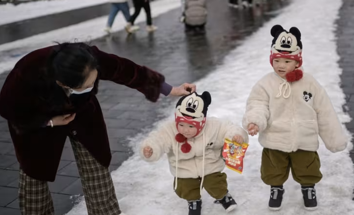 Trung Quốc là một trong những nước có chi phi nuôi dạy con cái đắt nhất thế giới. (Ảnh: CNA)