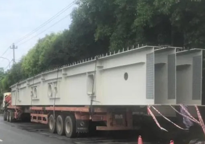 Chiếc xe sai phạm bị lực lượng CSGT - Trật tự Công an TP Huế phát hiện và xử lý. (Ảnh: AK)