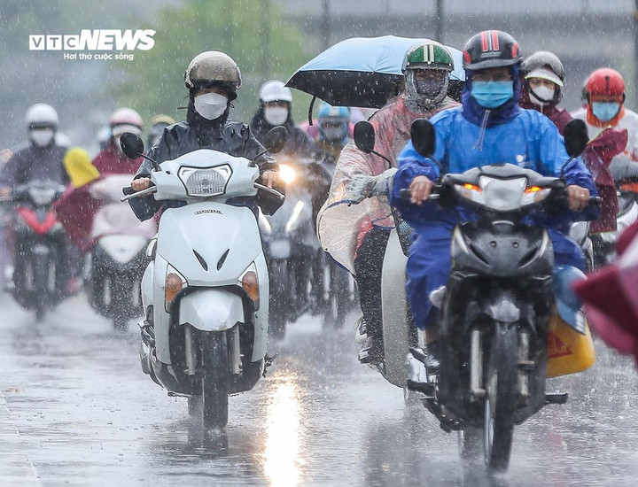 Hôm nay, miền Bắc tiếp tục hứng mưa rào và dông rải rác, cục bộ mưa to. (Ảnh minh hoạ: Ngô Nhung)